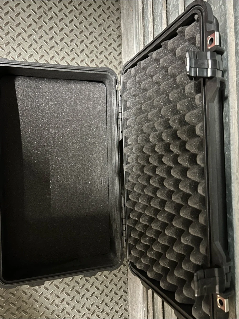 Pelican 1510Black Waterproof Protector Case - Rugged Travel Storage